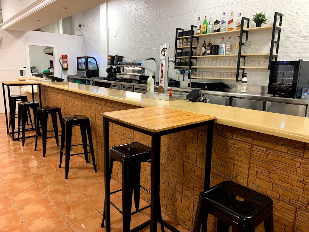 Bar Desayunos y tapas A.R — Ambiente