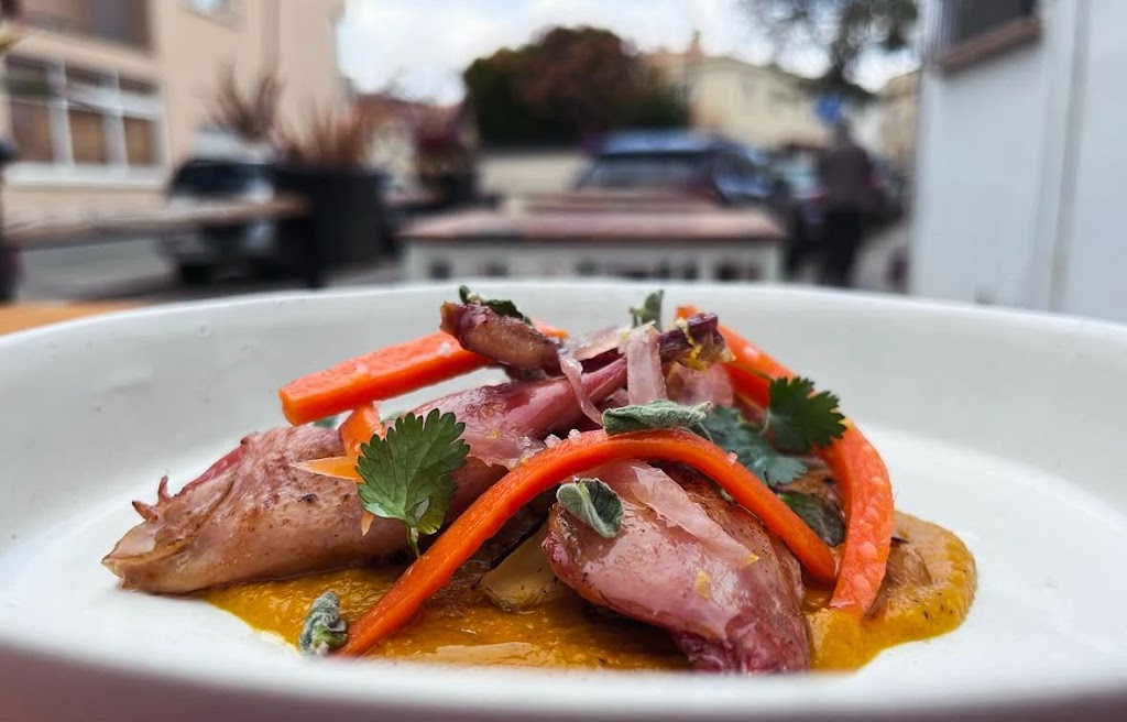 Taverna la Nova Premsa — Comida y bebida