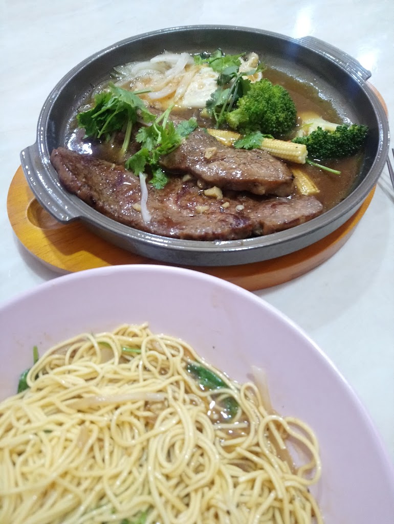 Helen Lan Restaurant - Vietnamese Foods 的照片