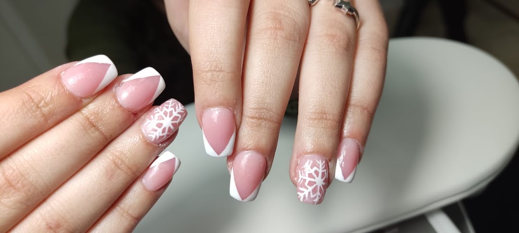 Esencia by Estefania — Manicura