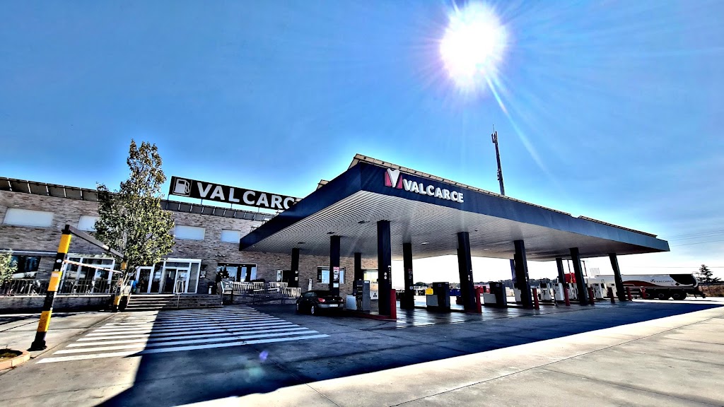 Gasolinera Valcarce — Exterior