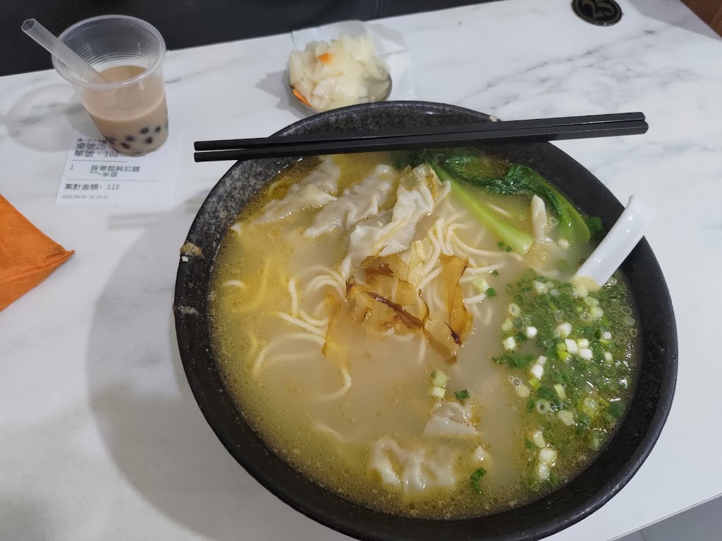 清一色牛肉麵 逢甲店 的照片