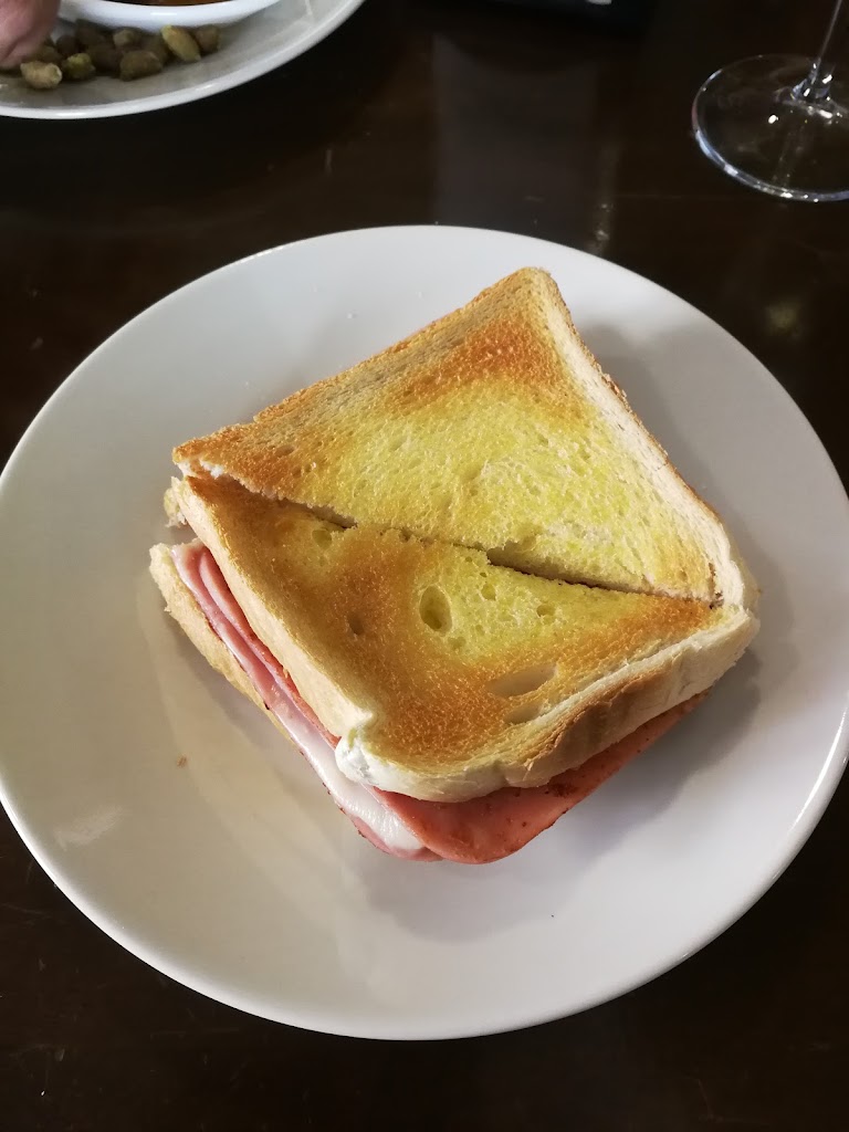 Bar La Tapa Loca — Comida y bebida
