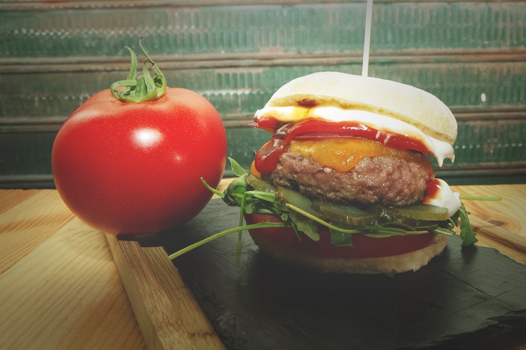 El Garaje Bar Elche — Comida y bebida