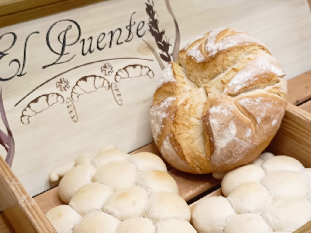 Panaderia El Puente & Cia — Comida y bebida