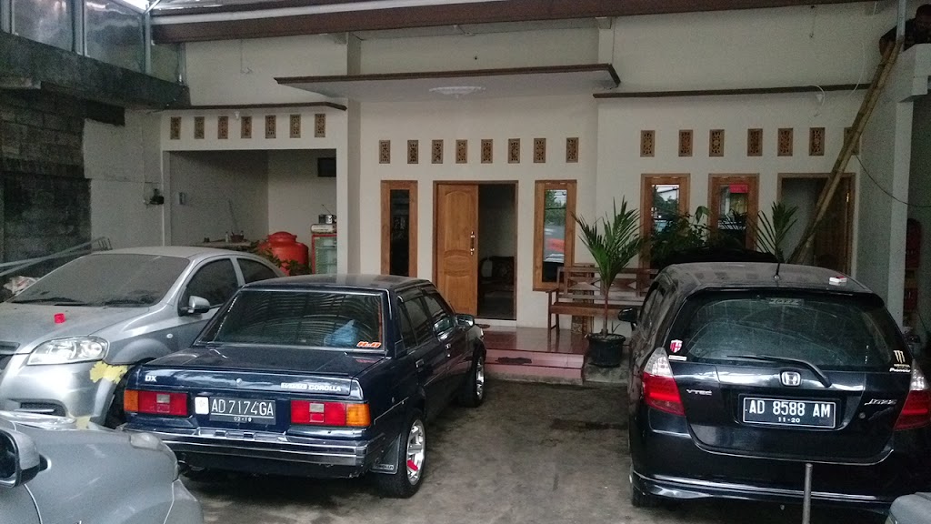 Bengkel Mobil Adi Jaya