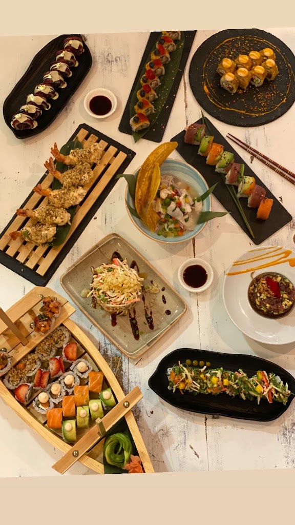 Sushi Time Nikkei — Comida y bebida