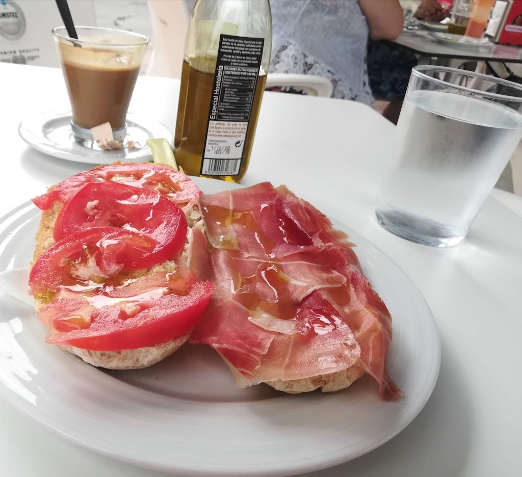 Cafeteria Bar La Esquina Belice — Comida y bebida