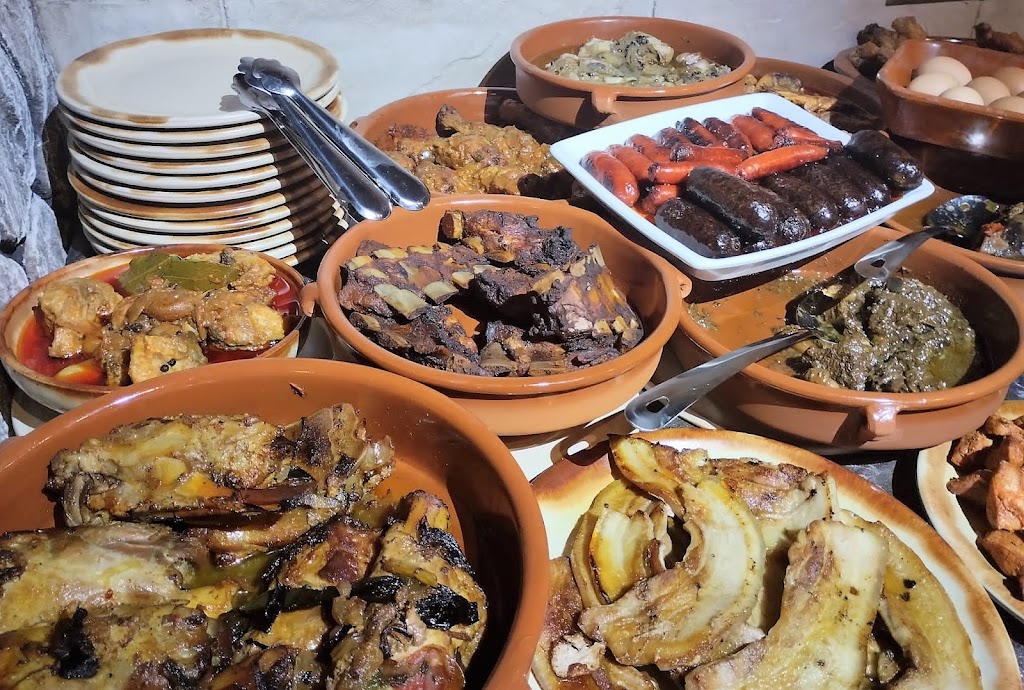 El Meson de Bang Bang — Comida y bebida