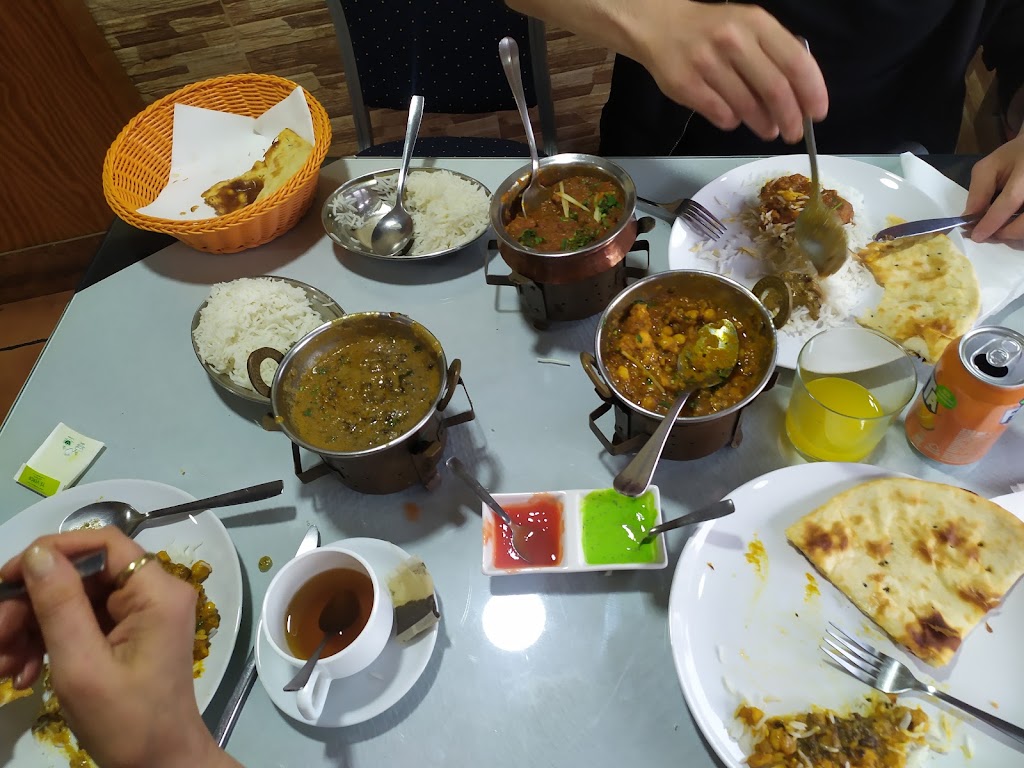 Indian Curry Chef's — Comida y bebida