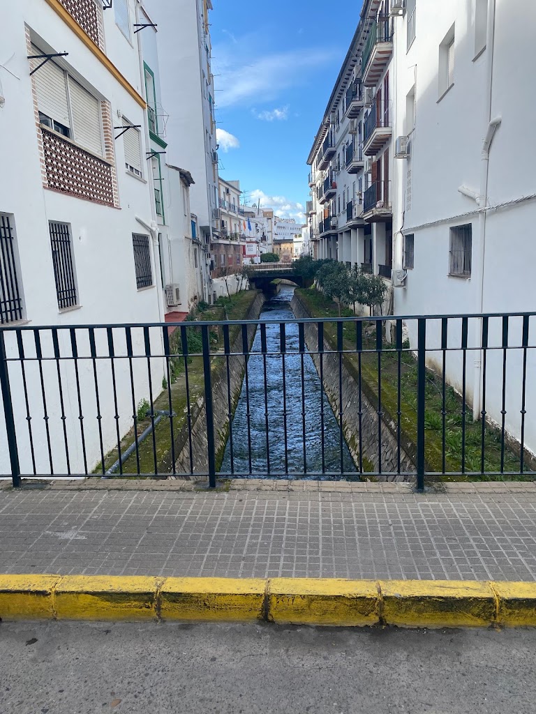 Penon de la Becerra — Phone House