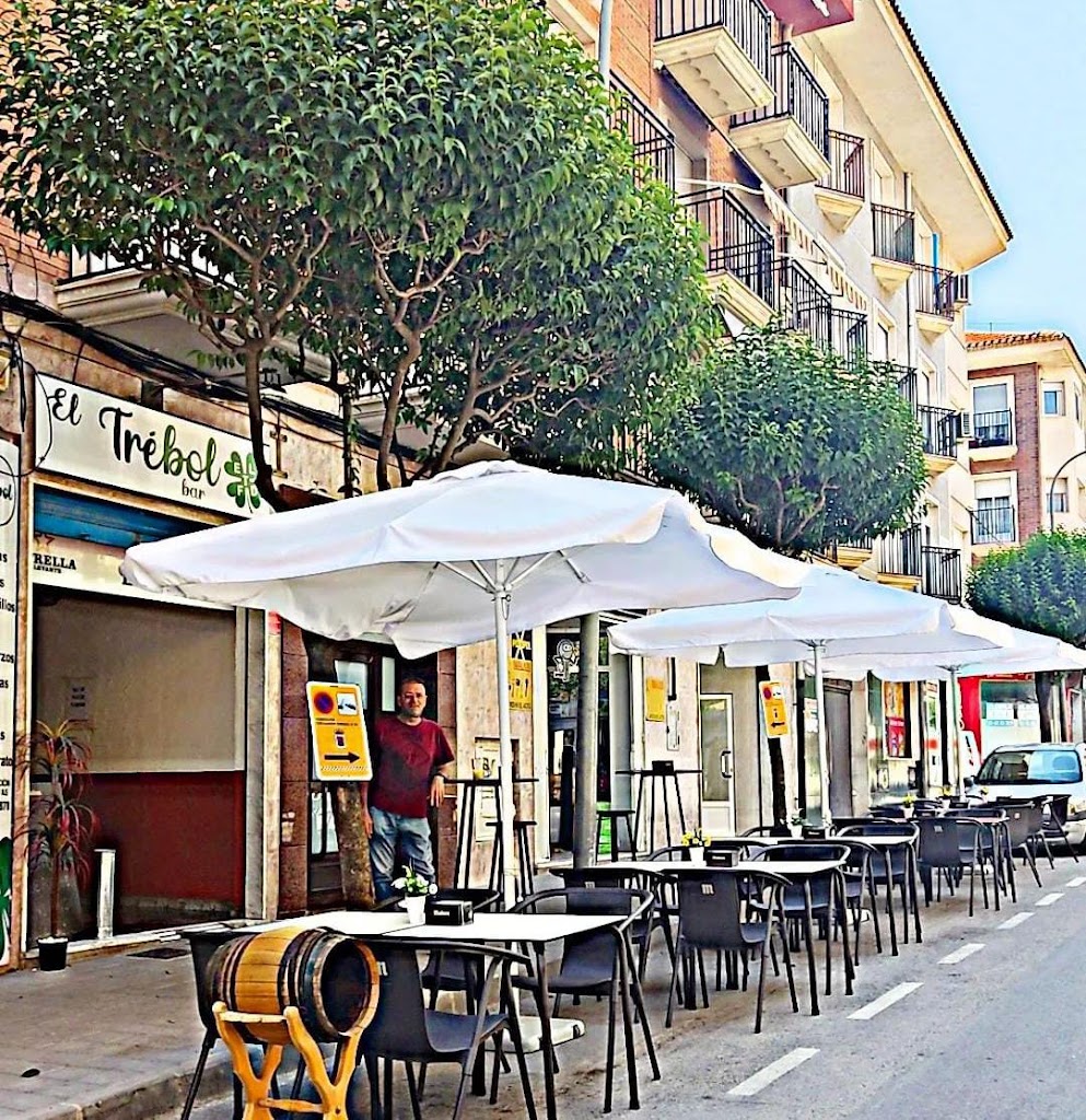 El trebol bar
