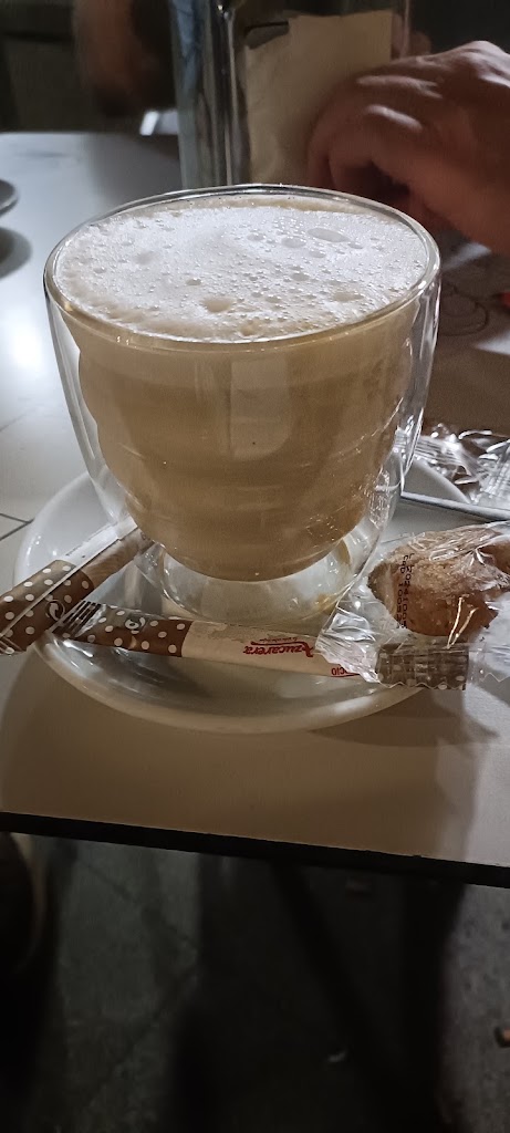 Cafe bar Dimaro — Cafe