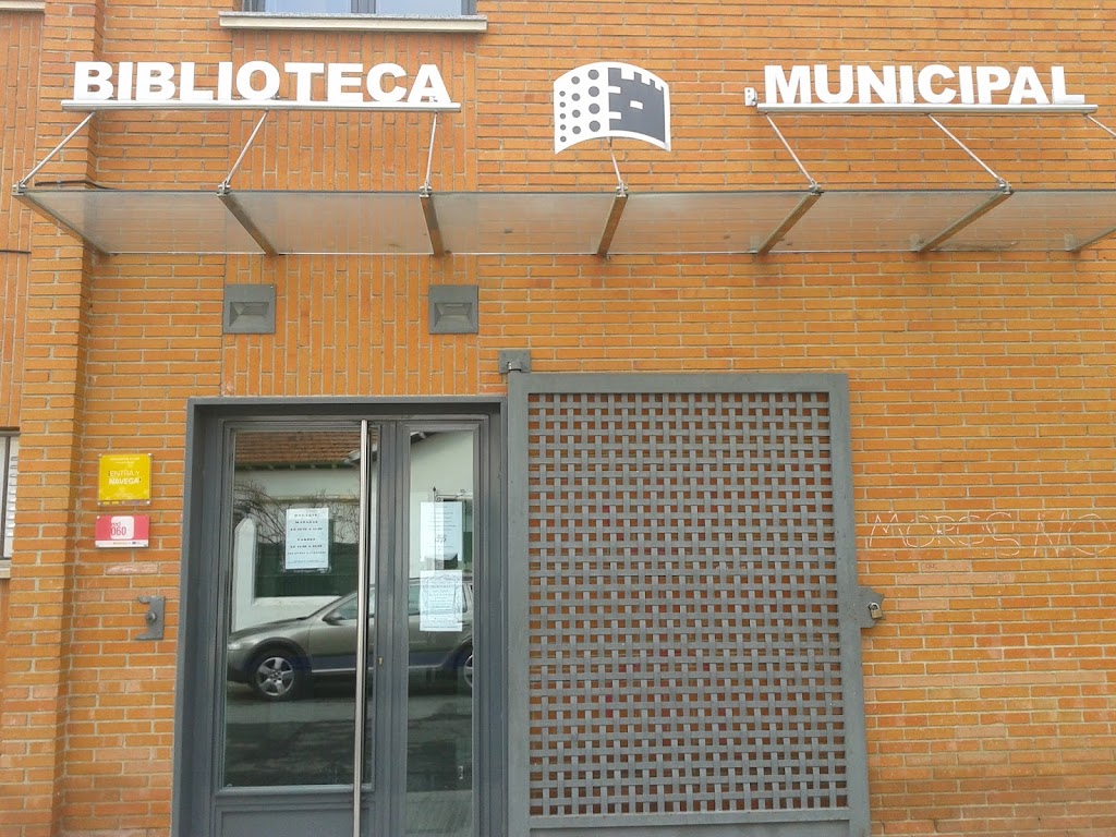 Biblioteca Publica Municipal de Las Navas del Marques.