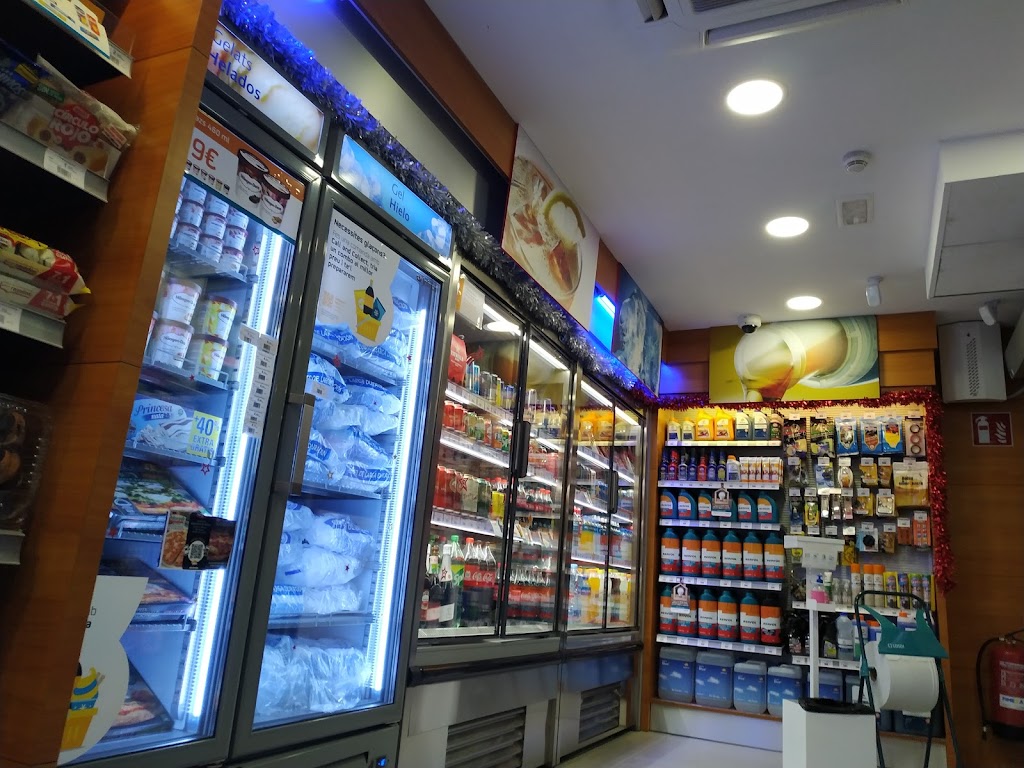 Estacion de Servicio Repsol — Interior