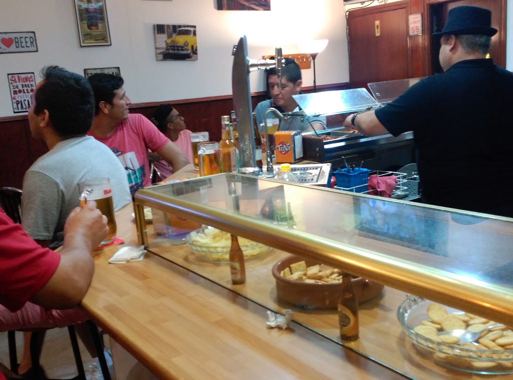 Bar Cerveceria Zurich — Ambiente