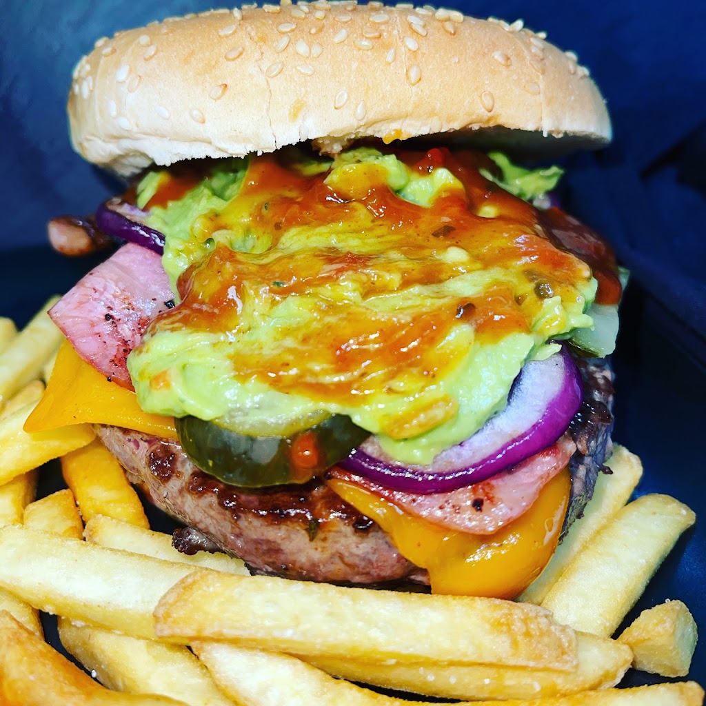 El Rincon Burgerbuey — Comida y bebida