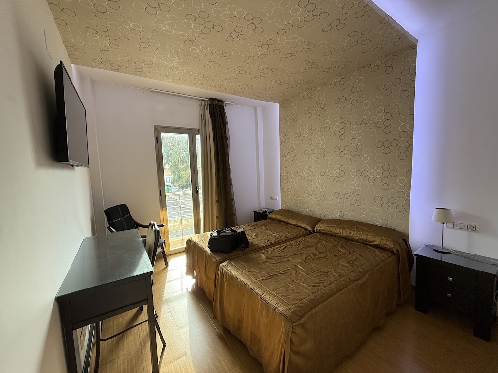 Hostal Noriega — Habitaciones