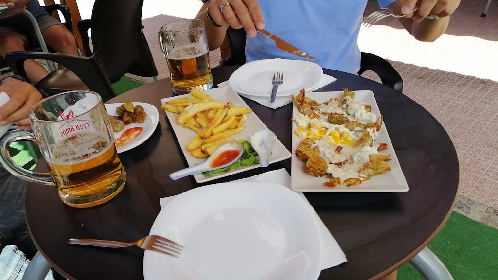 Cafeteria Ca Mari Bocateria Taperia — Comida y bebida
