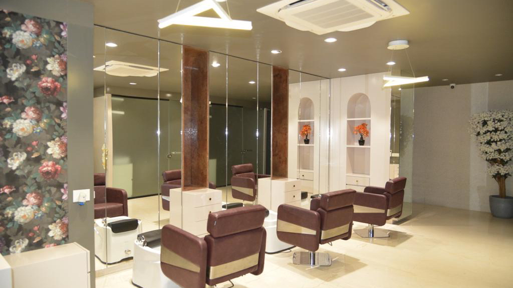 Ritu S Beauty Salon And Academy