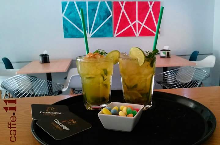 Caffe 11 — Comida y bebida