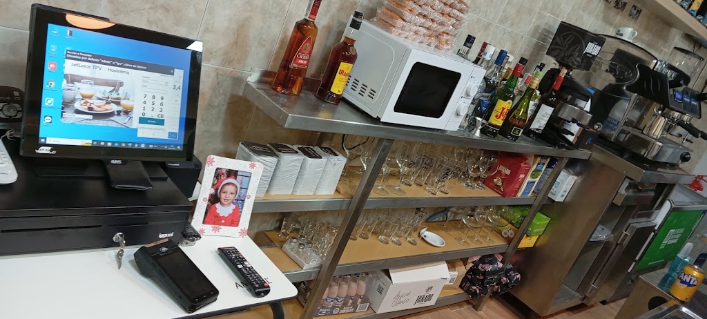 Luan Cafe Bar Tapas Montaditos — Ambiente