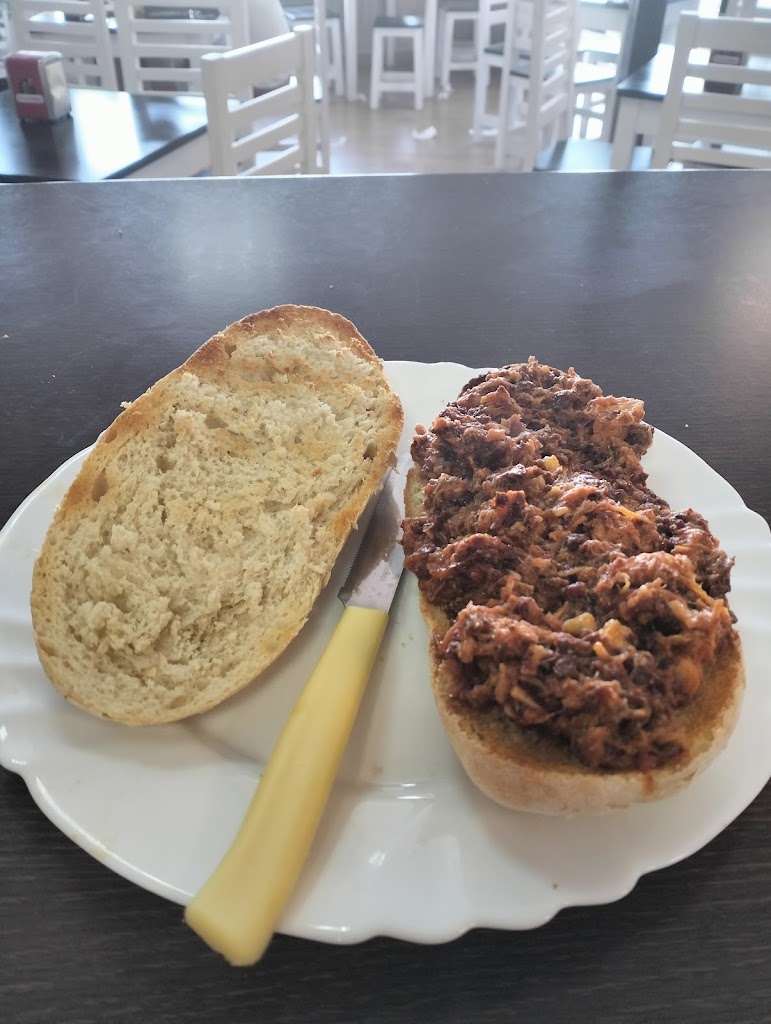 Cafe-Bar El Gimnasio — Comida y bebida