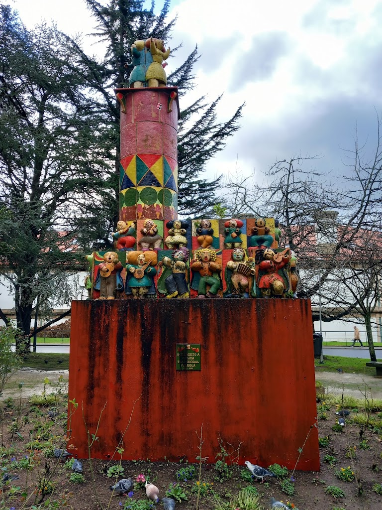 Monumento a musica tradicional ferrolana