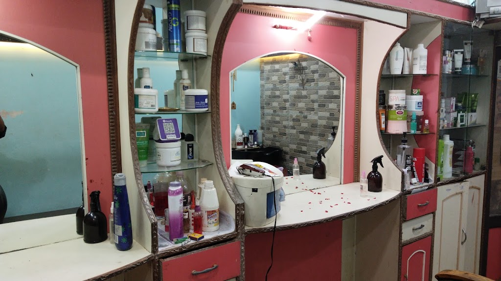 Manohar Hair And Beauty Salon
