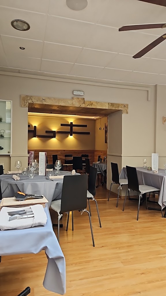 Esencia Restaurante — Ambiente