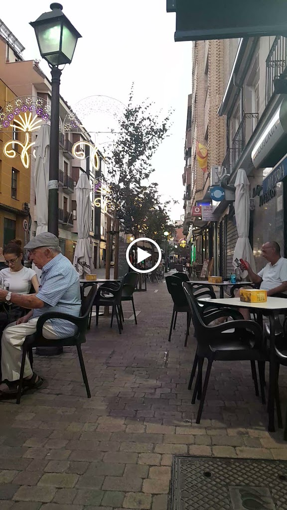 La Rubia CAFE BAR — Ambiente