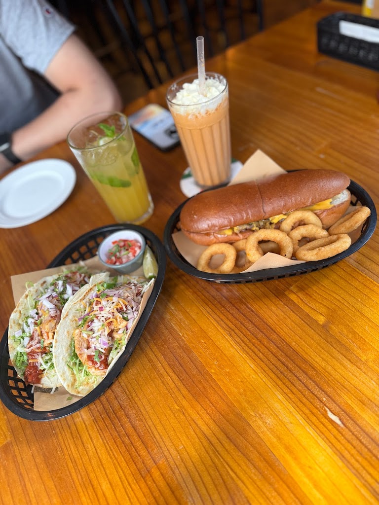 高雄市前金區BEAST Bar&Grill 野獸美式餐廳- 台灣餐廳推薦手搖推薦甜點推薦買一送一優惠訊息