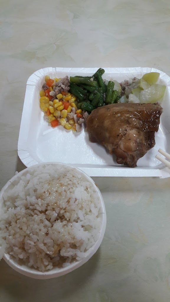 東和自助餐 的照片