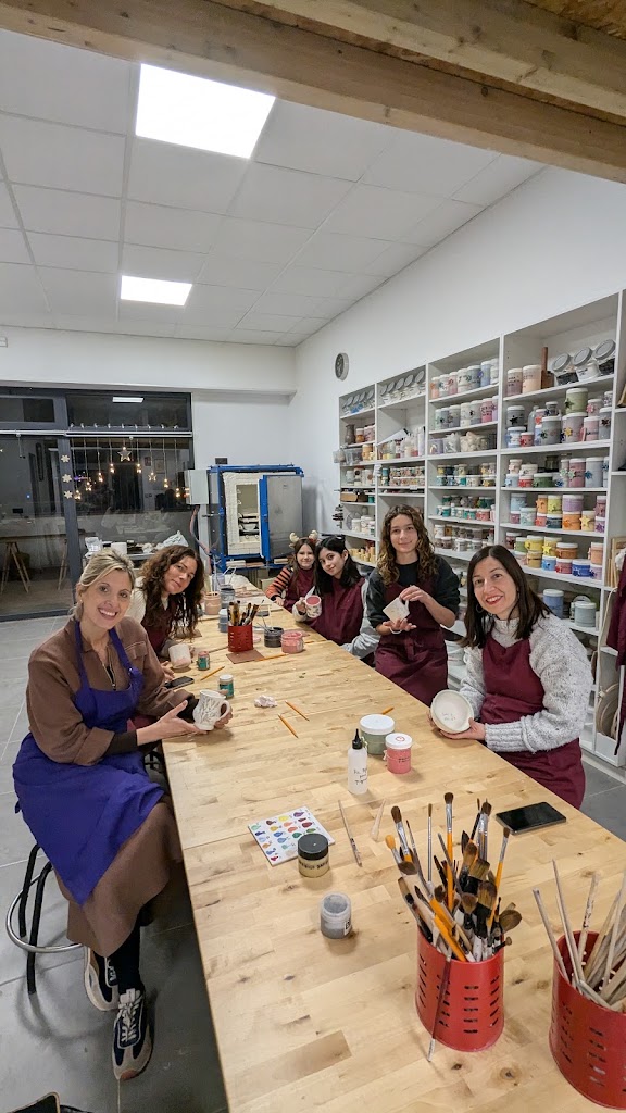 Cave Artis Taller De Expressio En Ceramica — Del propietario