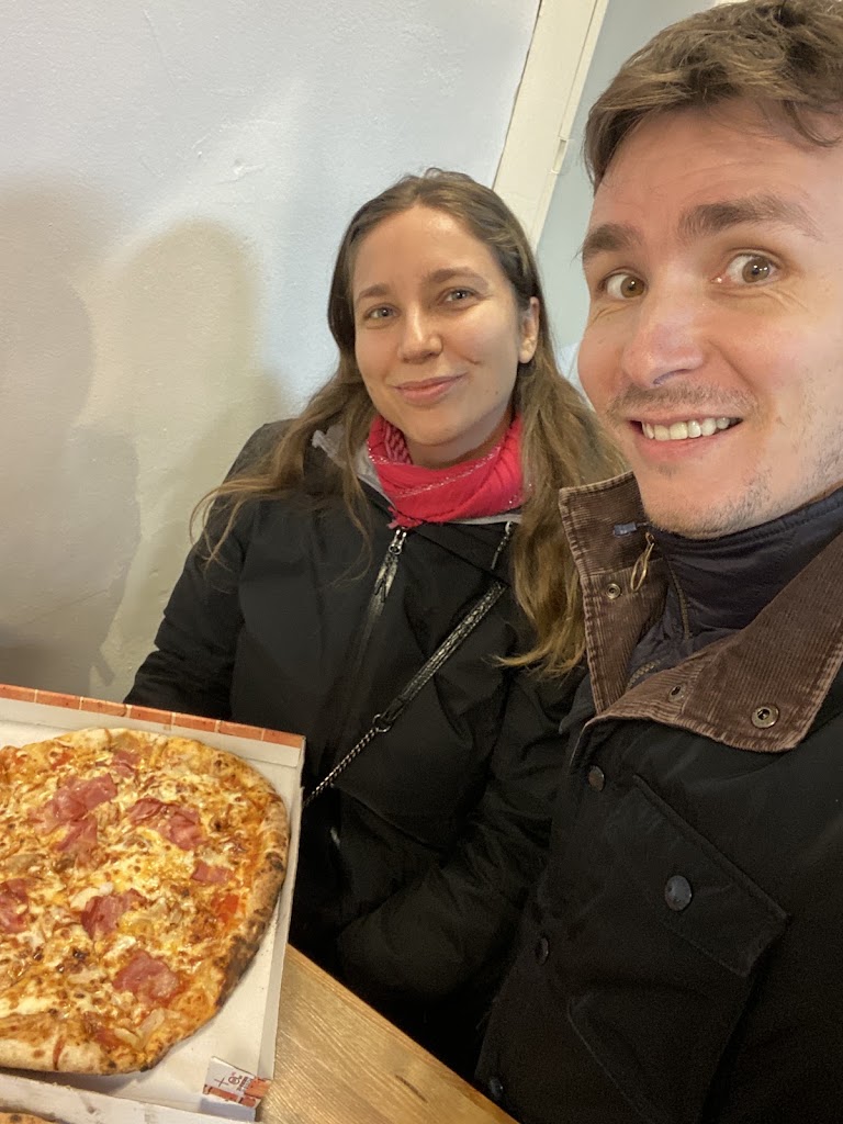 Pizzeria No Ni Na — Pizza