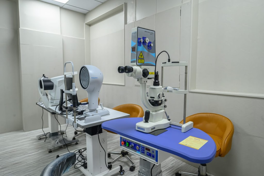 Aavishkar Advance Eye Hospital Cornea Centre Aaecc Dr Vishwa Shah Kothari Best Eye Hospital In Modasa