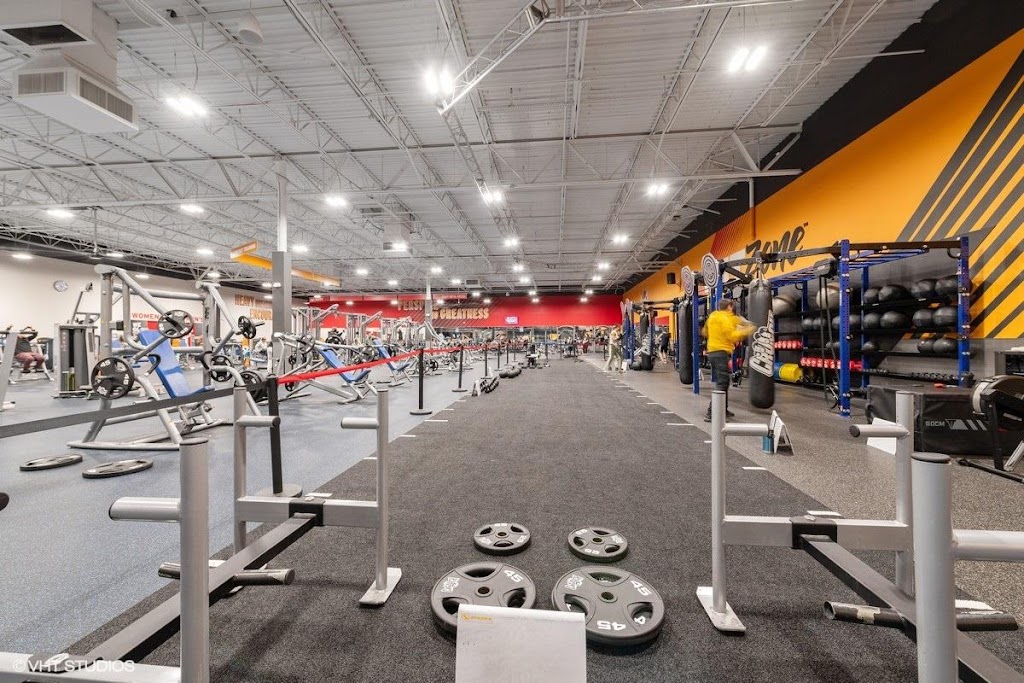  Crunch Fitness - Outer Loop