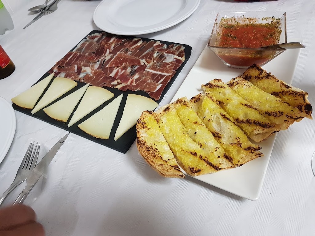 Restaurante "El Alamo" — Comida y bebida