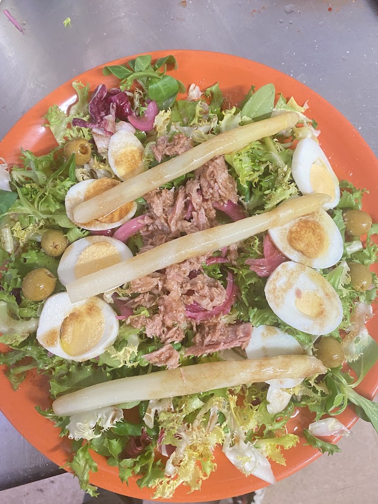 Txukun Bar — Comida y bebida