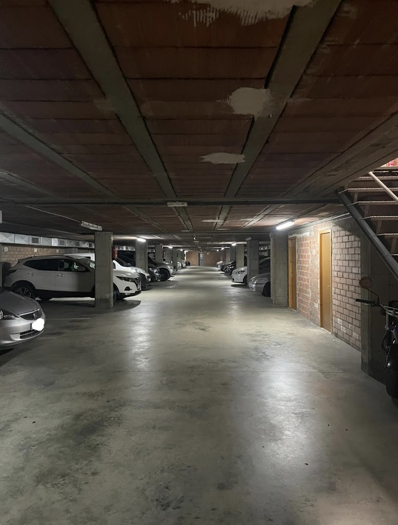 Parquing Vic / Carrer Montserrat