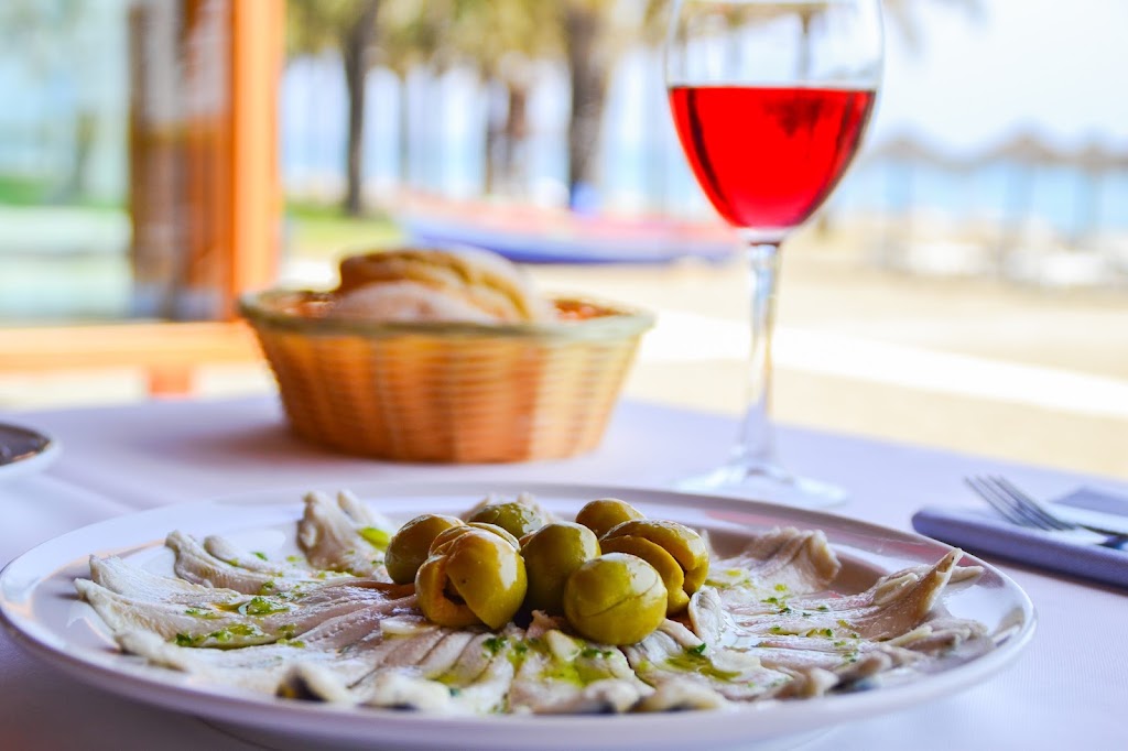 Chiringuito Los Leones — Comida y bebida