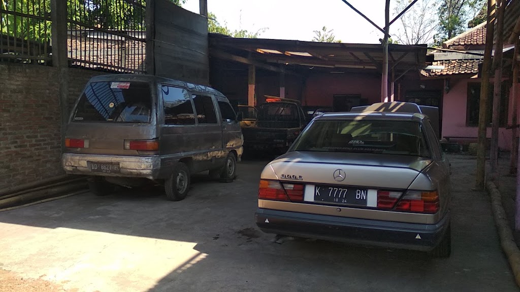 Bengkel Mobil Pak Tri