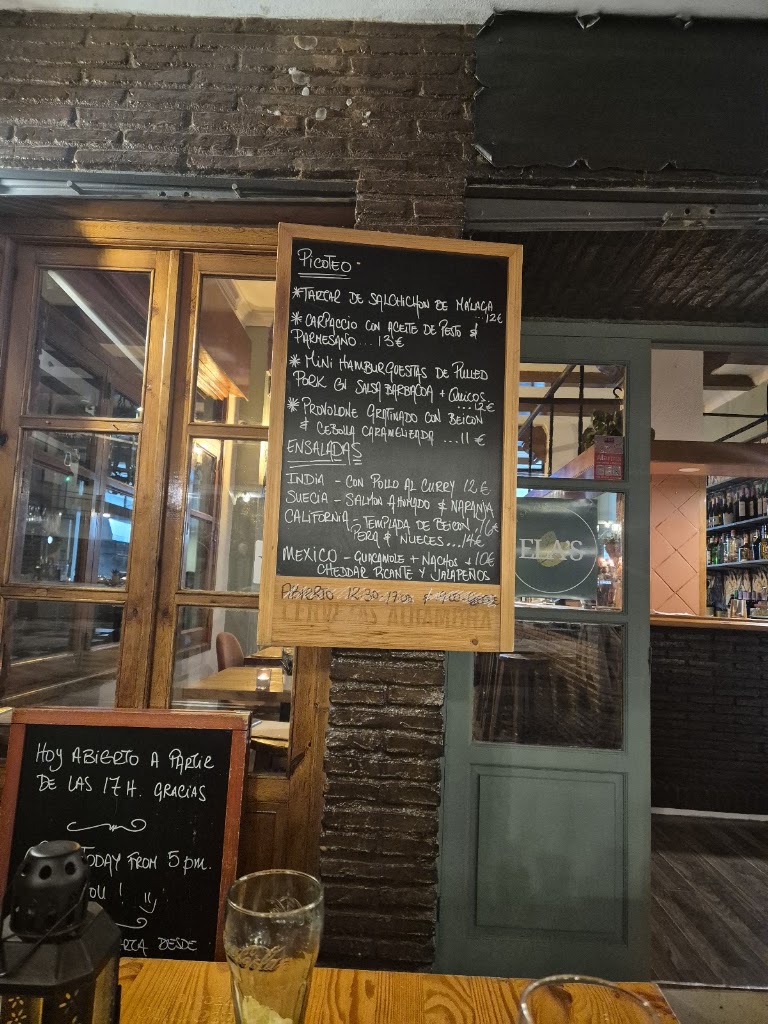 Ela's Tapas & Salads — Carta