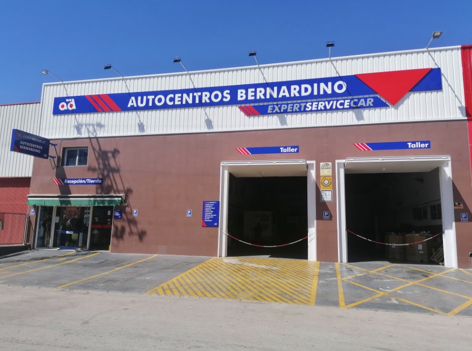 AUTOCENTROS BERNARDINO MOLINA DE SEGURA — Exterior