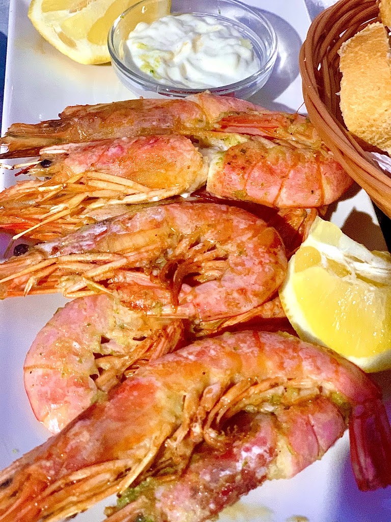 Bar de tapas Donde Chapy — Comida y bebida