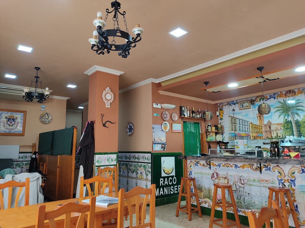 Cafe Bar Raco Maniser — Ambiente