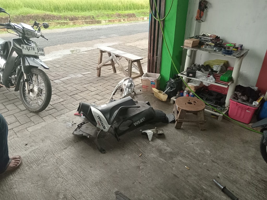 Bengkel (PTY) LATAR BALE