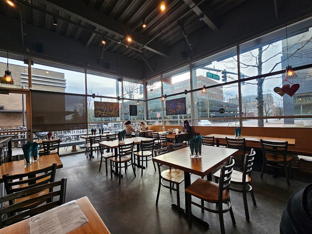 Nom Nom Restaurant and Grill