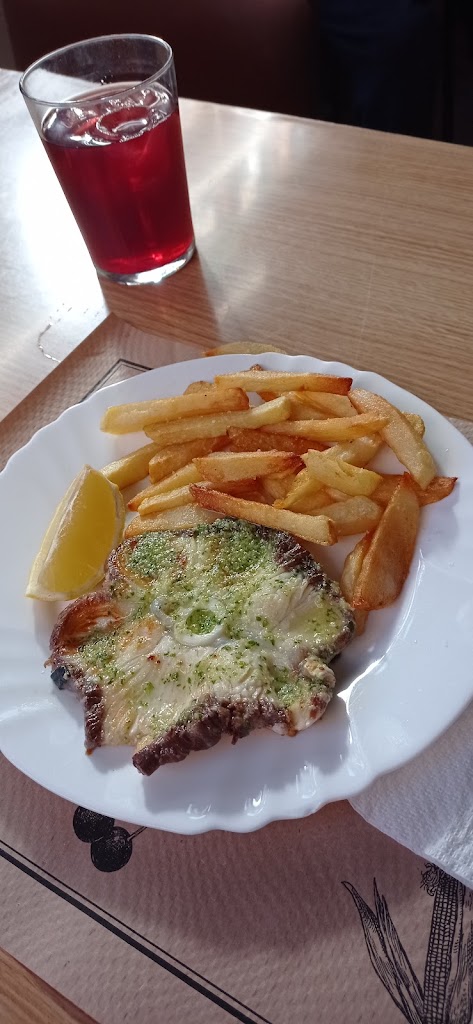 Bar Restaurante El Comelon — Comida y bebida