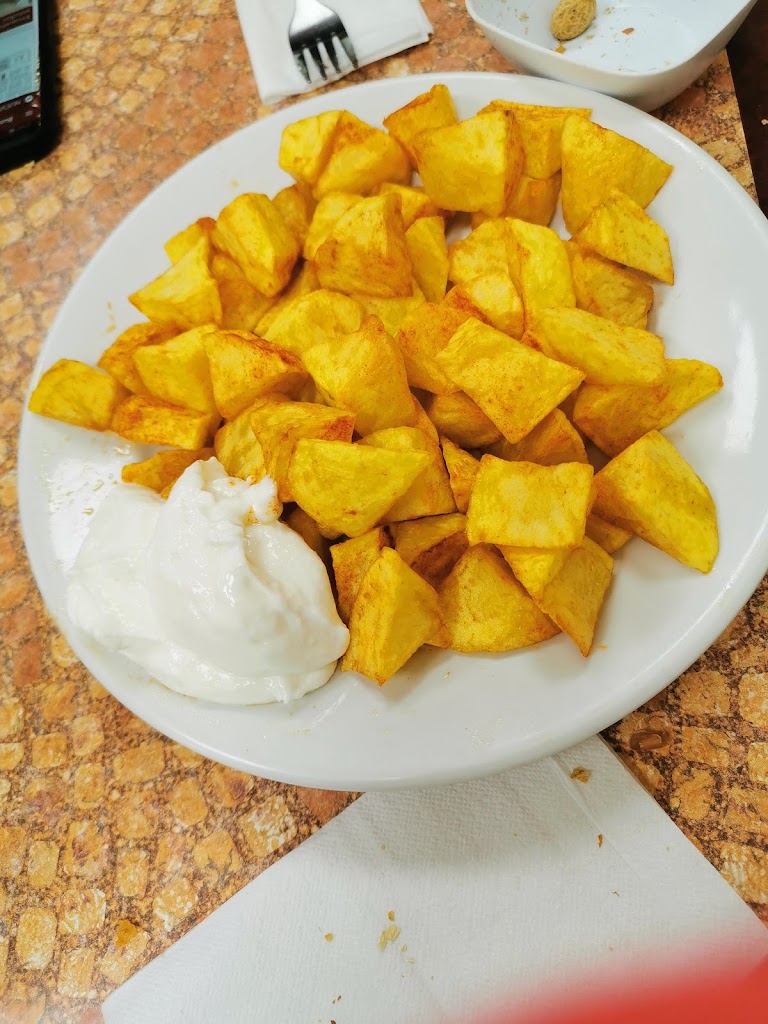 Bar Juan — Patatas bravas